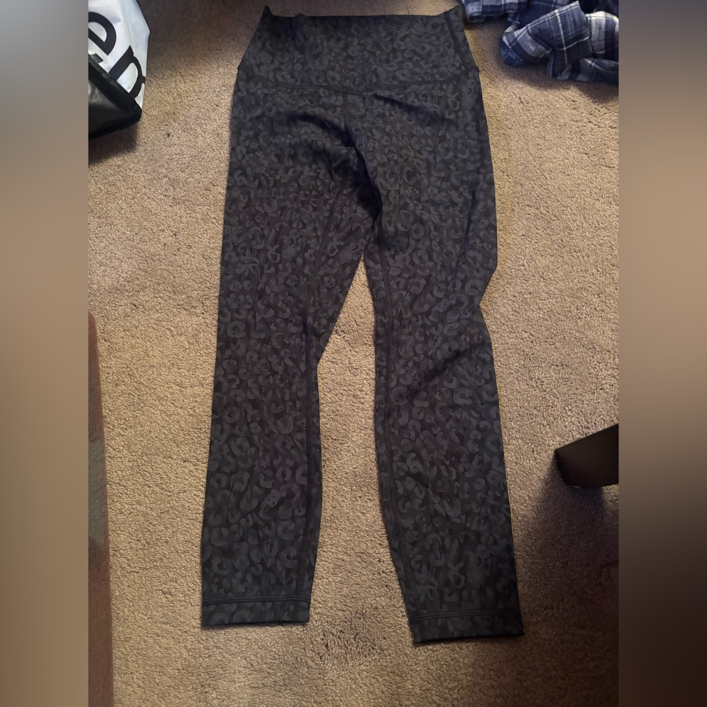 Lululemon wonder under animal print new without tags